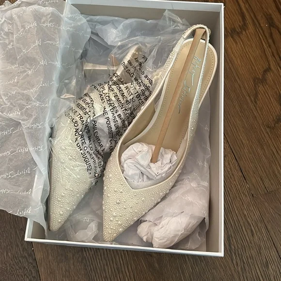 Blue by Betsey Johnson White Crystal Slingback Heels - Picture 8 of 9